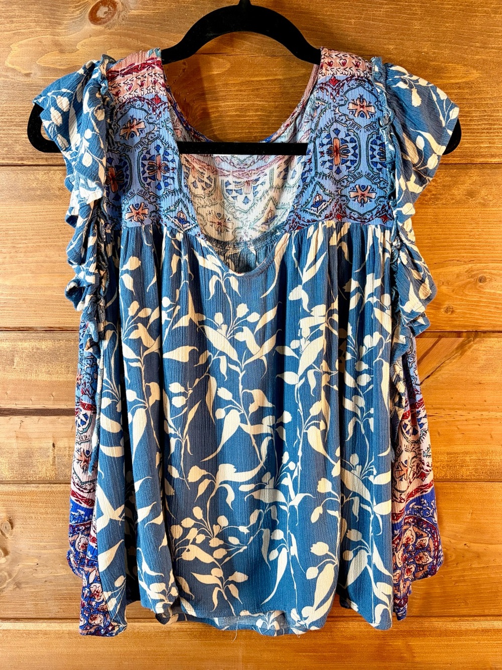 easel Blue and Cream Botanical Mixed-Print Ruffle Tank Size Small 💕